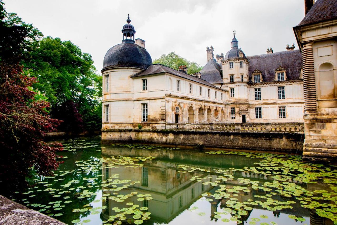 Auprès du Château Tanlay Extérieur photo