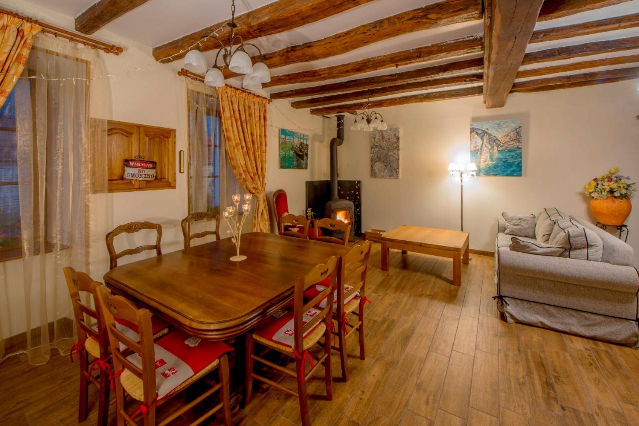 Auprès du Château Tanlay Extérieur photo